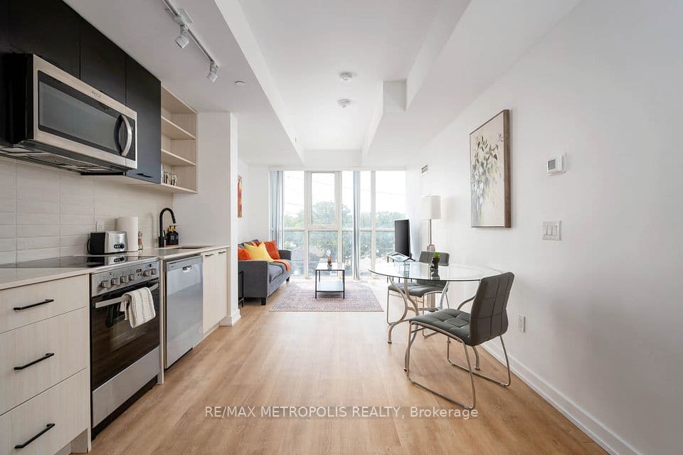 2300 St Clair Avenue W 407, Toronto, ON M6N 0B3 – photo 3