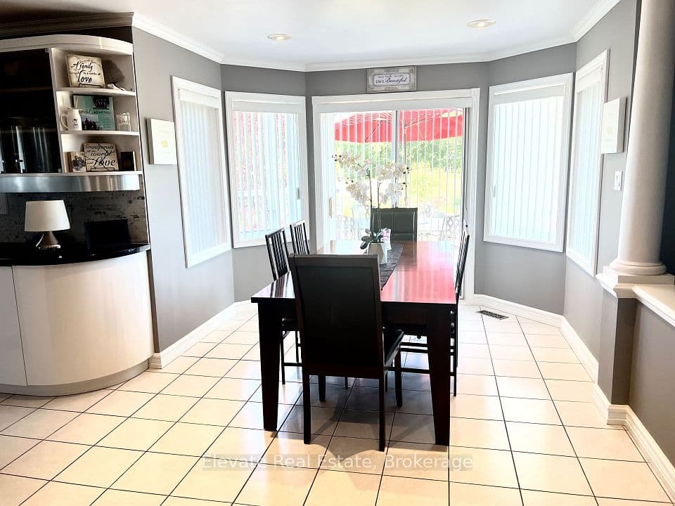 16 Fenton Way, Brampton, ON L6P 0P5 – photo 3