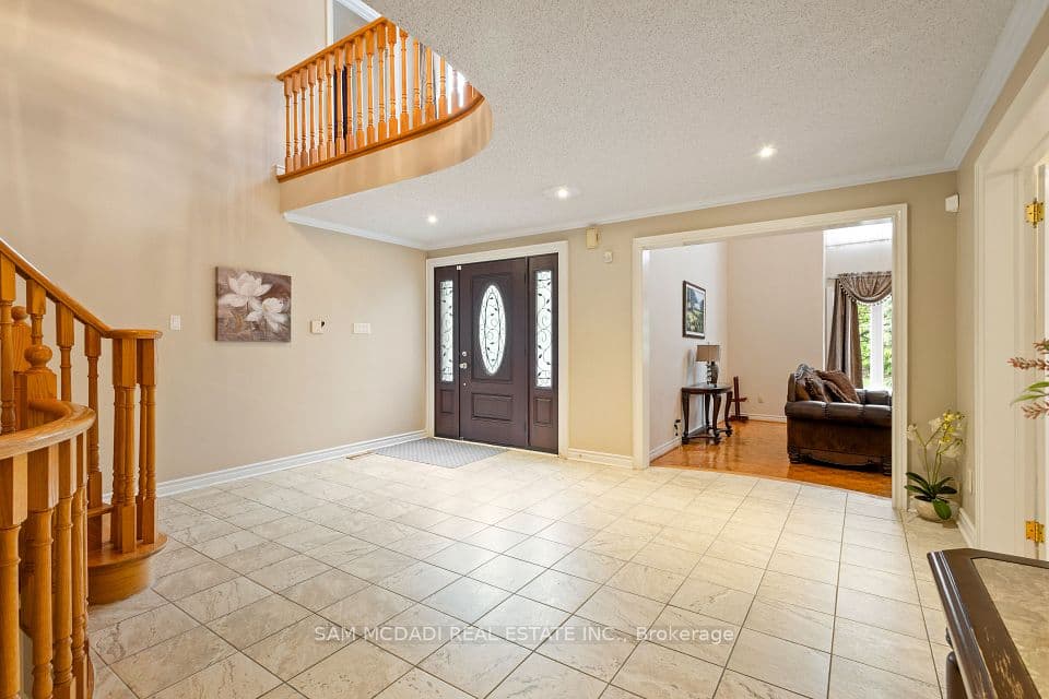 2492 Erin Centre Boulevard, Mississauga, ON L5M 5B2 – photo 2