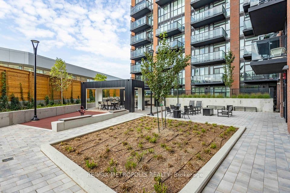 2300 St Clair Avenue W 619, Toronto, ON M6N 0B3 – photo 3