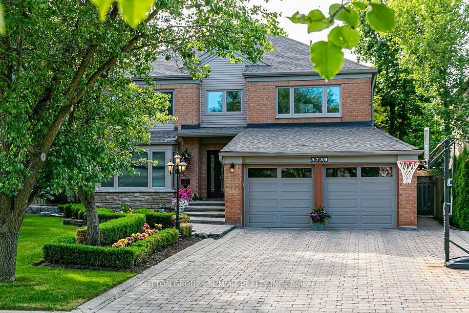 3739 St. Laurent Court, Mississauga, ON L5L 4T3 – photo 2