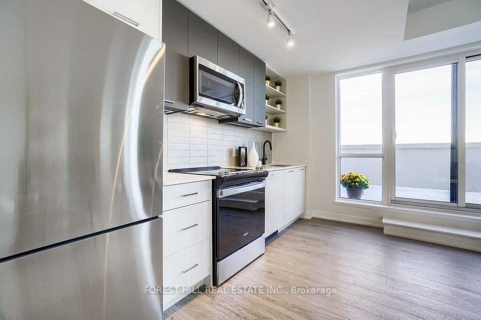 2300 ST CLAIR AVE Avenue W 913, Toronto, ON M6N 0B3 – photo 3