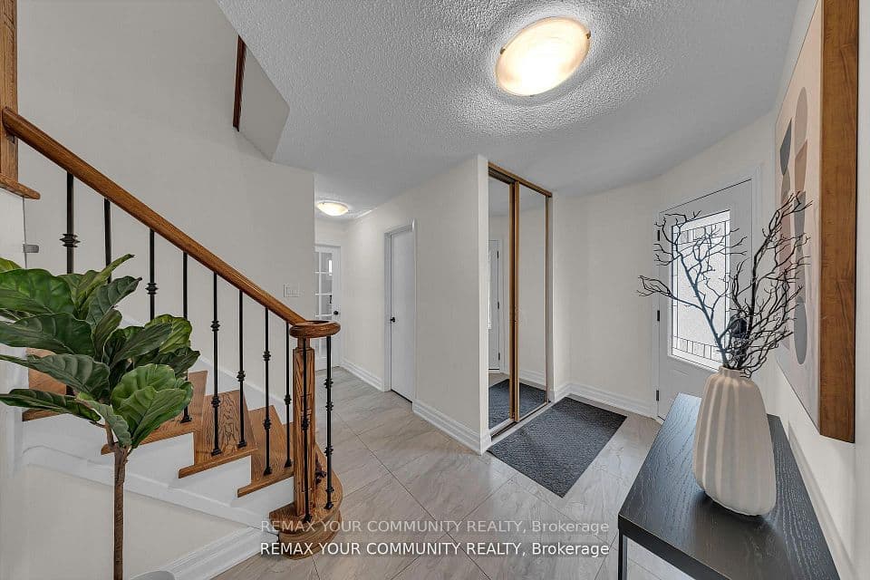 22 Madelaine Crescent, Brampton, ON L6S 2Y9 – photo 3