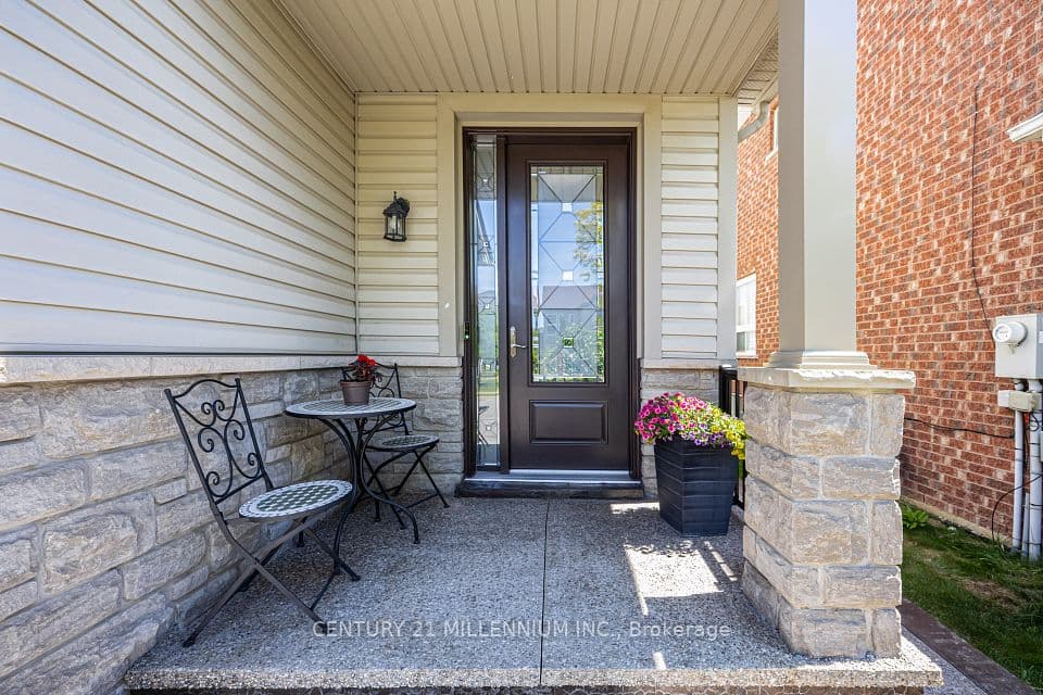 7 Bramoak Crescent, Brampton, ON L7A 1T7 – photo 2