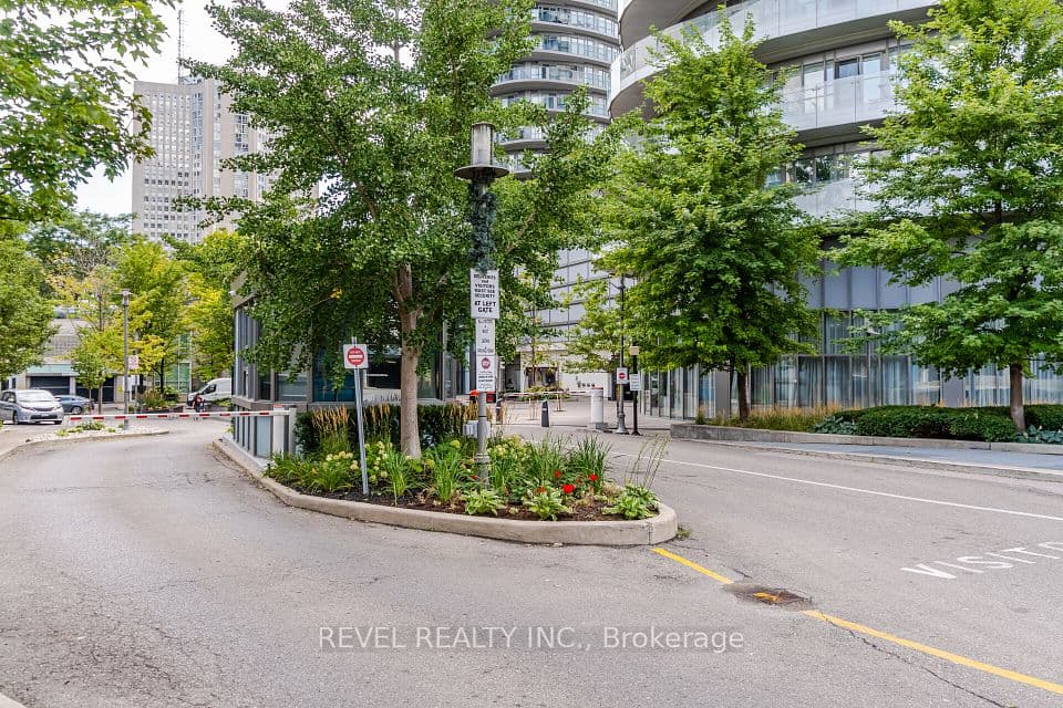 50 Absolute Avenue 707, Mississauga, ON L4Z 0A8 – photo 2