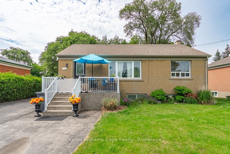 1025 Pinegrove Road, Oakville, ON L6L 2W3 – main photo