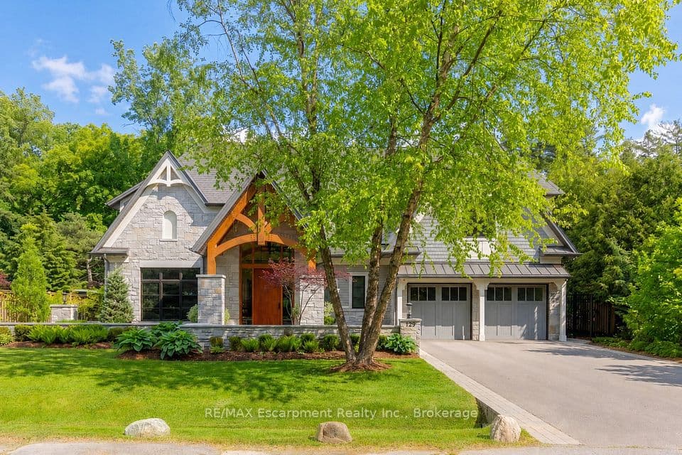 129 WOLFDALE Avenue, Oakville, ON L6L 4R9 – main photo