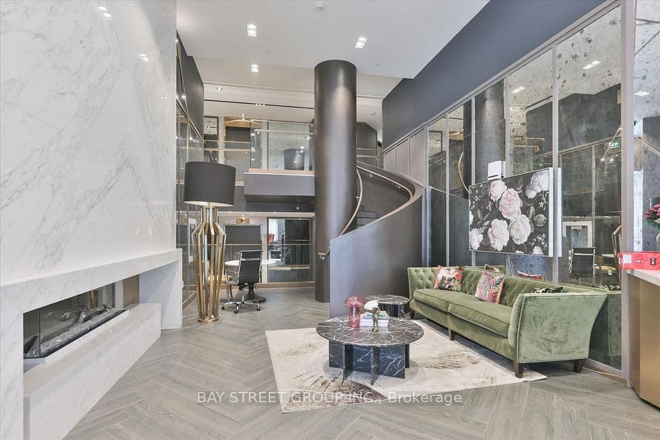 395 Dundas Street W 130, Oakville, ON L6M 5R8 – photo 2