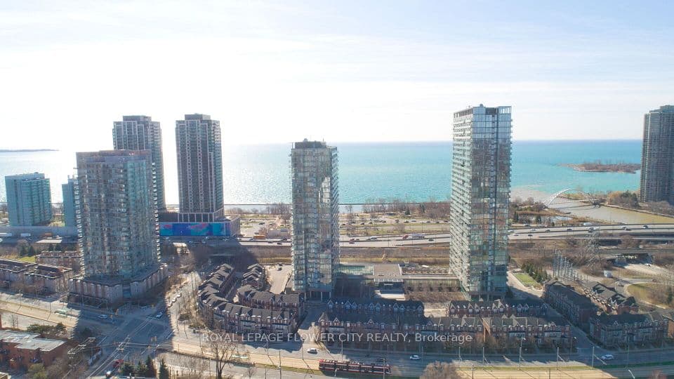 105 The Queensway Avenue 415, Toronto, ON M6S 5B5 – photo 2