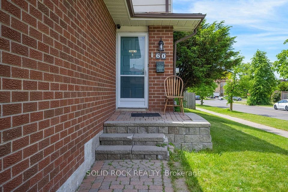 60 Martindale Crescent, Brampton, ON L6X 2T9 – photo 2