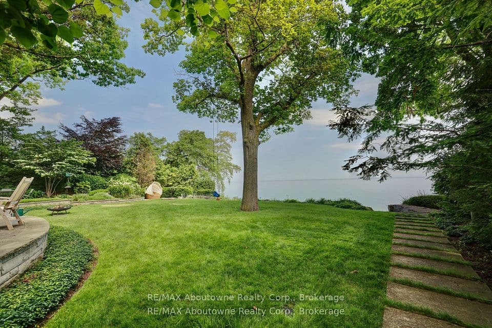 350 King Street, Oakville, ON L6J 1C2 – photo 3