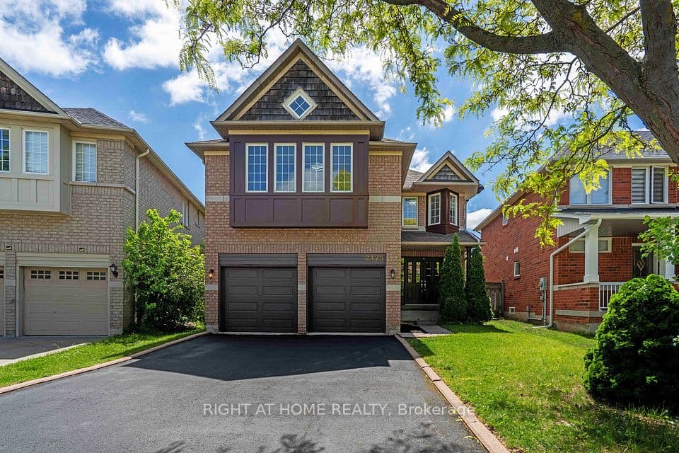 2425 Nichols Drive, Oakville, ON L6H 6T2 – main photo