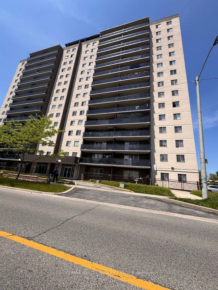 60 Stevenson Road 501, Toronto, ON M9V 2B4 – main photo
