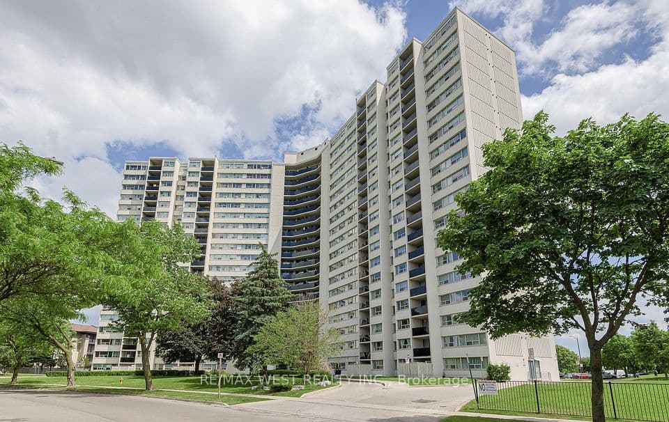 530 Lolita Gardens NE 1407, Mississauga, ON L5A 3T2 – main photo