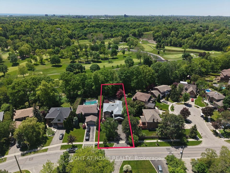 2428 Old Carriage Road, Mississauga, ON L5C 3G4 – main photo