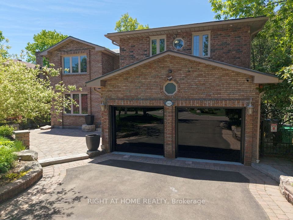 2428 Old Carriage Road, Mississauga, ON L5C 3G4 – photo 3