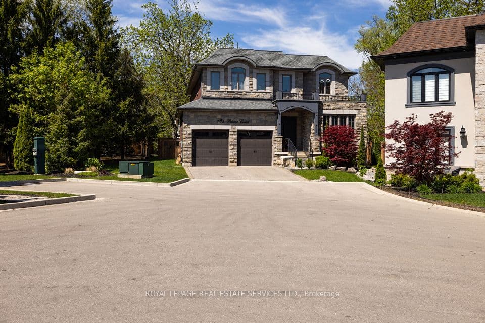 125 Paliser Court, Oakville, ON L6K 2H1 – main photo