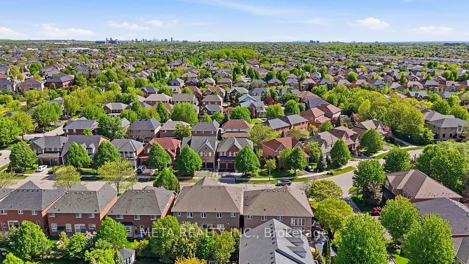 2299 Stratus Drive, Oakville, ON L6M 4Z9 – photo 3