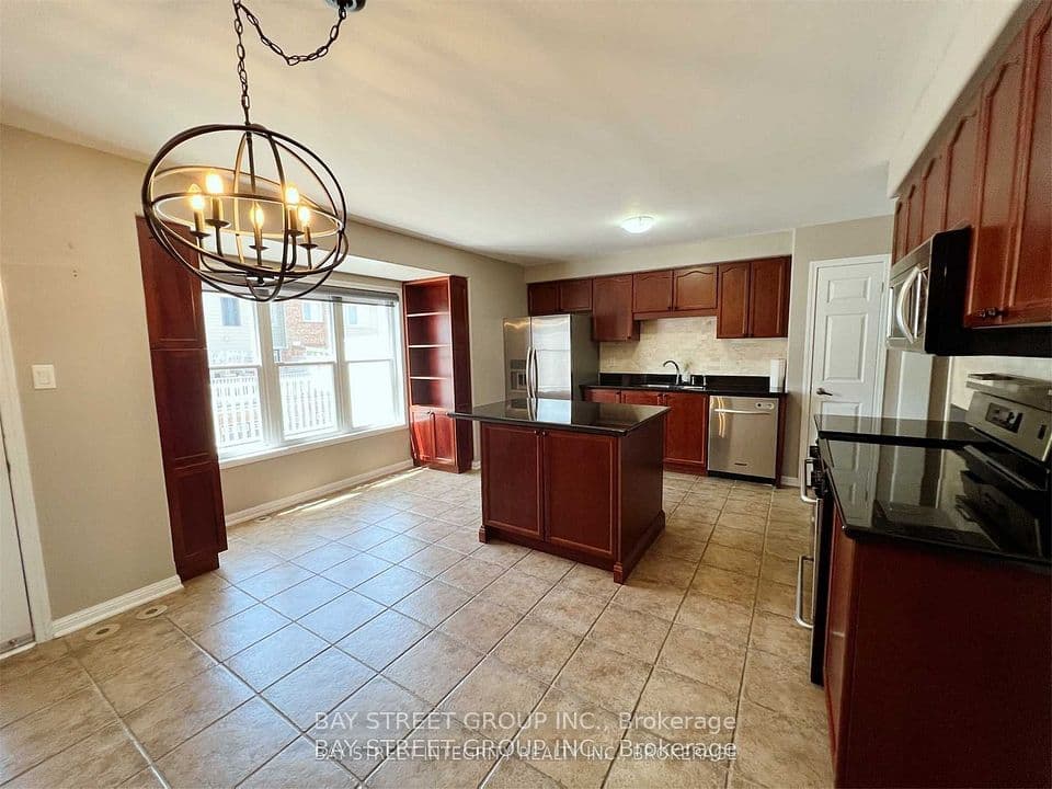 656 Holly Avenue, Milton, ON L9T 0G3 – photo 2