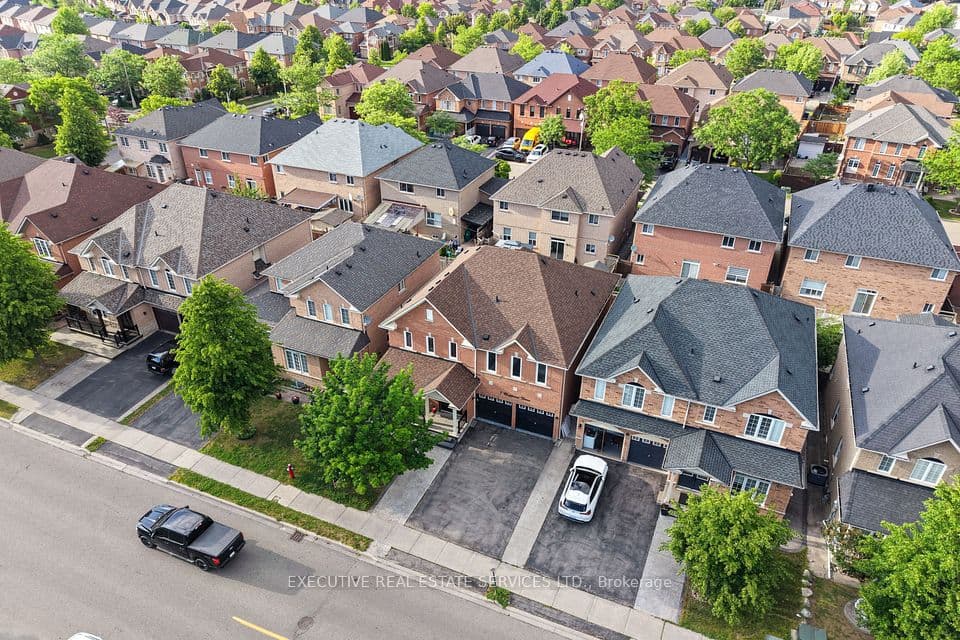 7 Chapparal Drive, Brampton, ON L6R 3C5 – photo 3