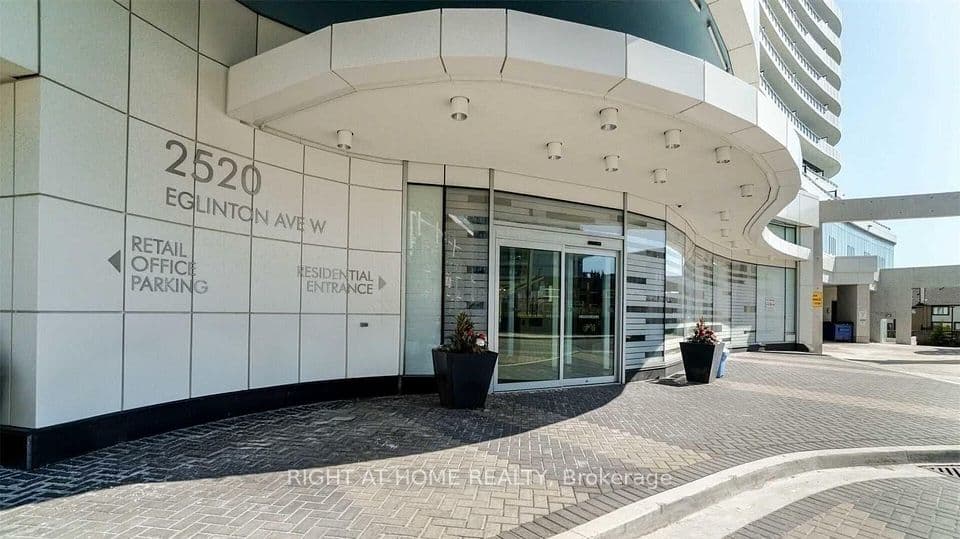 2520 Eglinton Avenue W 1713, Mississauga, ON L5M 0Y4 – photo 3