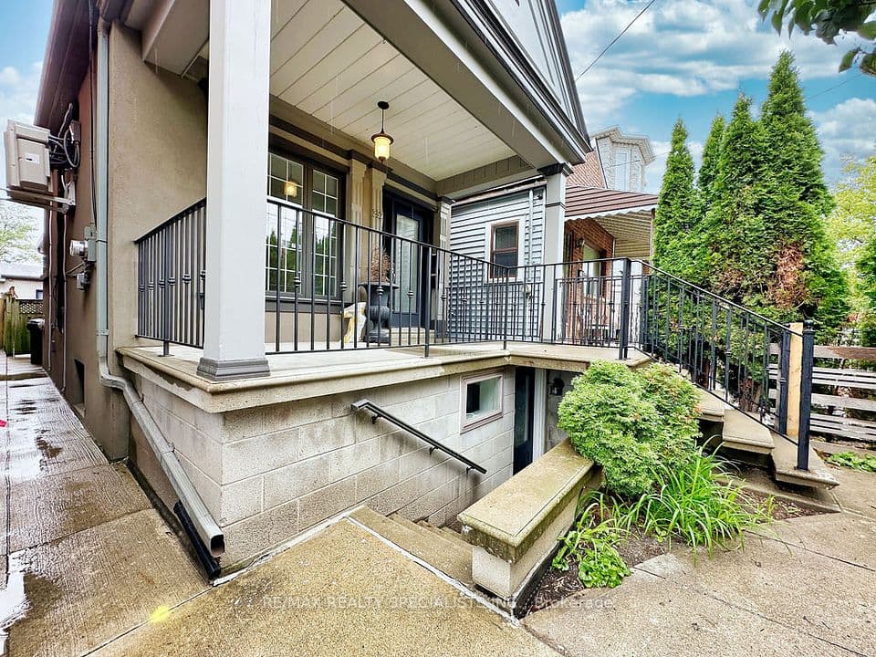 252 Earlscourt Avenue, Toronto, ON M6E 4B6 – photo 3