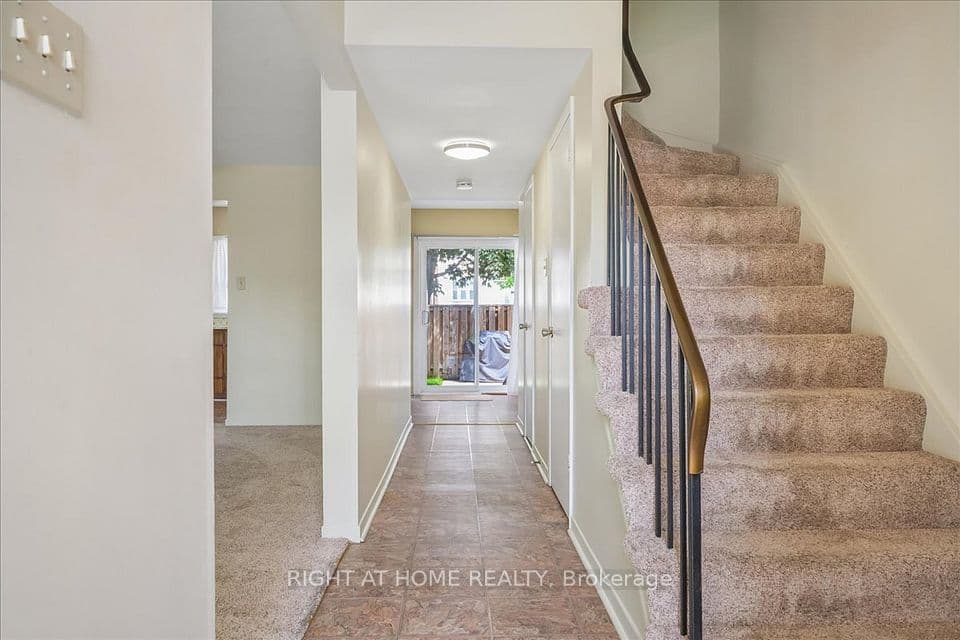 1020 Central Park Drive 2, Brampton, ON L6S 3J5 – photo 3