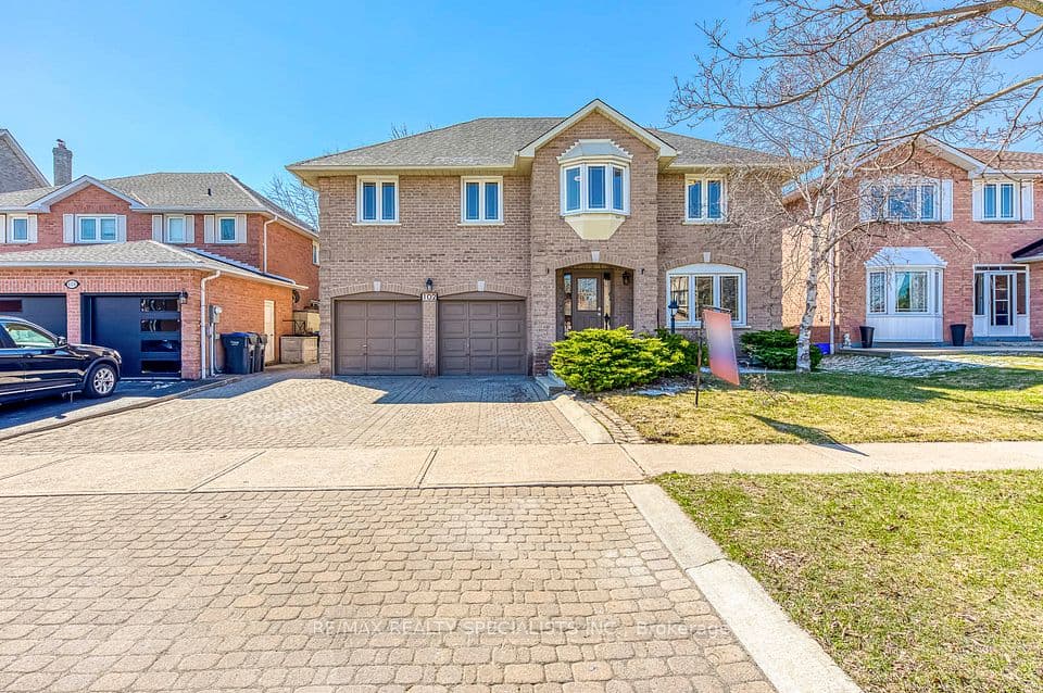 102 Sunforest Drive, Brampton, ON L6Z 4B2 – main photo