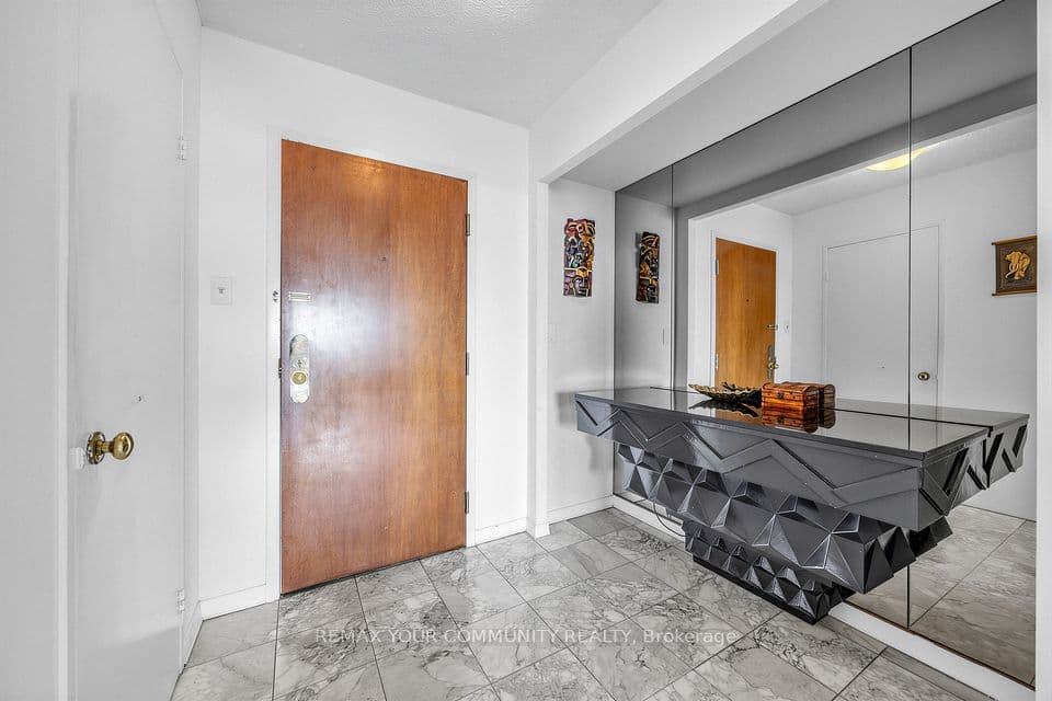1300 Islington Avenue 1804, Toronto, ON M9A 5C4 – photo 3