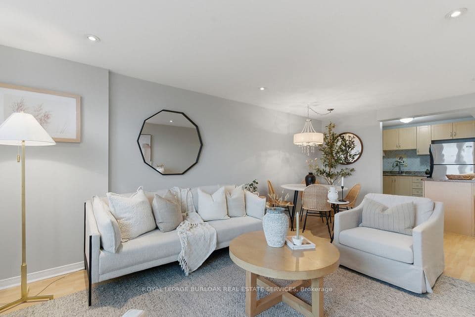 6720 Glen Erin Drive 312, Mississauga, ON L5N 3K8 – main photo