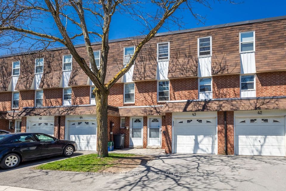 235 Bronte Street 43, Milton, ON L9T 3V8 – main photo