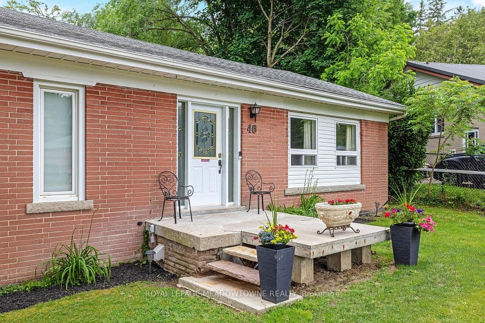 46 Hewson Crescent, Halton Hills, ON L7G 2N9 – photo 2