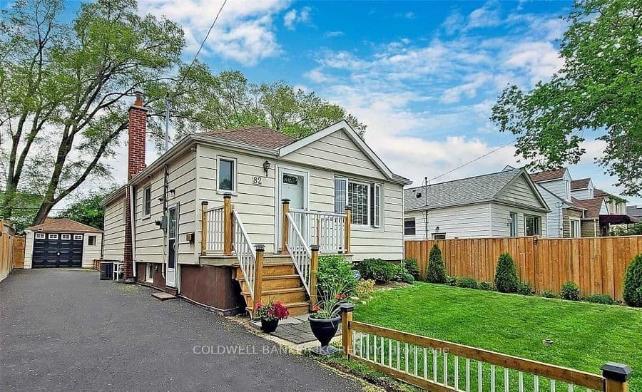 82 Seventeenth Street, Toronto, ON M8V 3K4 – main photo