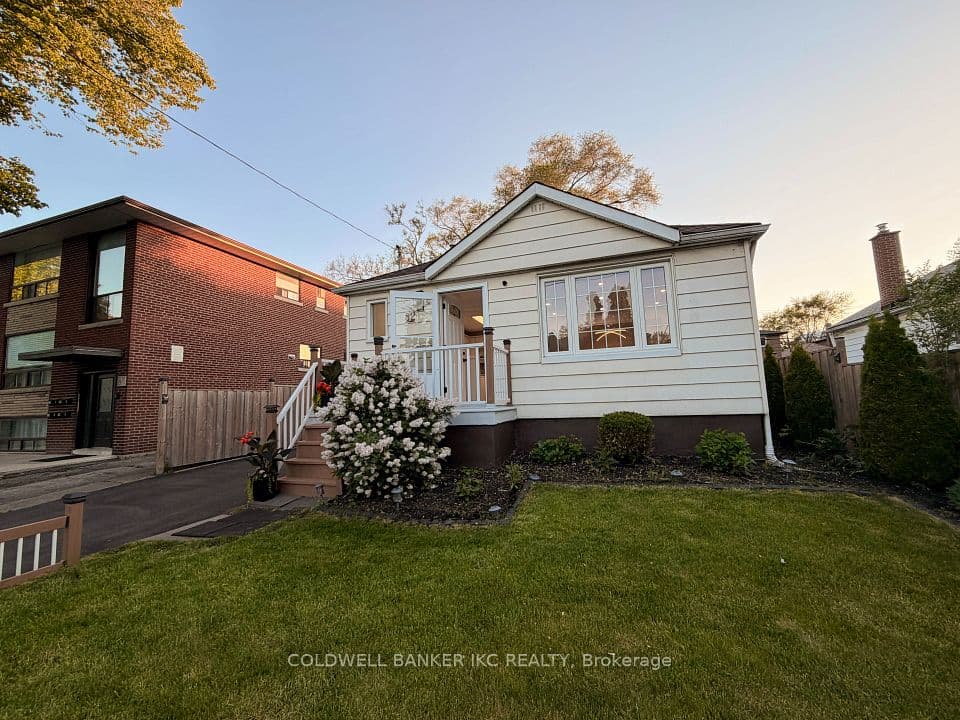 82 Seventeenth Street, Toronto, ON M8V 3K4 – photo 3