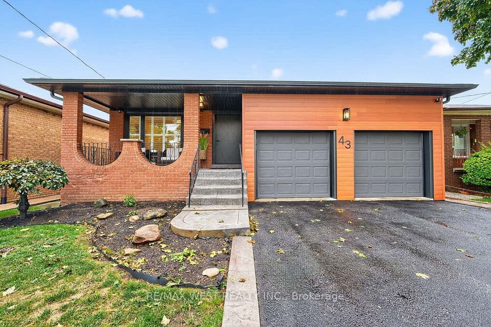 43 St Georges Boulevard, Toronto, ON M9R 1X3 – main photo