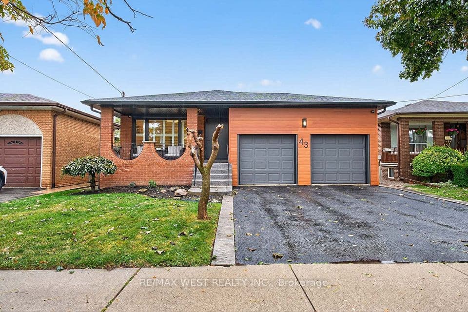 43 St Georges Boulevard, Toronto, ON M9R 1X3 – photo 2