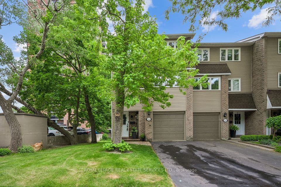 2222 Marine Drive 1, Oakville, ON L6L 1C1 – main photo