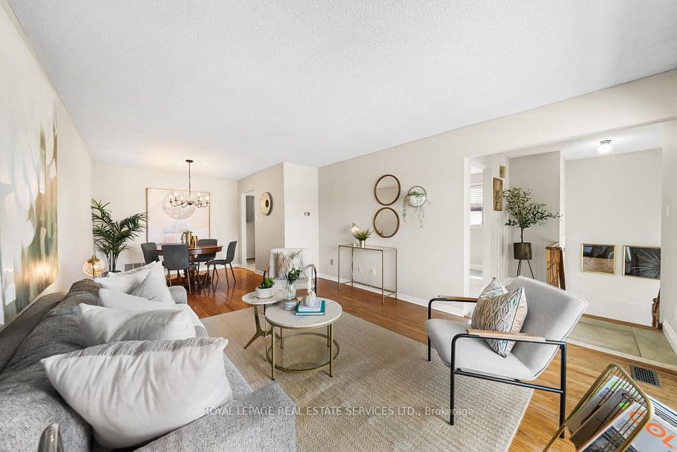 34 John Lindsay Court, Toronto, ON M3L 2K1 – photo 2