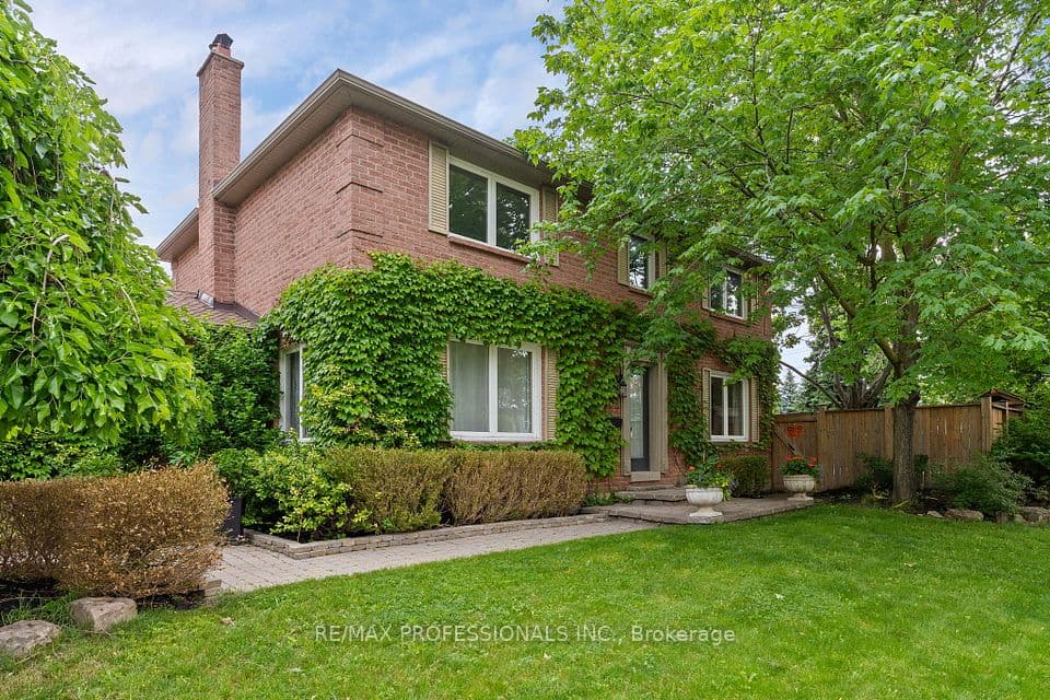6031 Edenwood Drive, Mississauga, ON L5N 2Y6 – photo 2