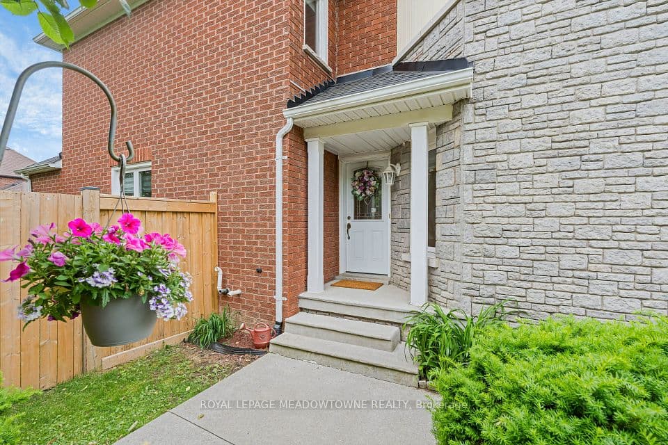 73 James Young Drive, Halton Hills, ON L7G 5S5 – photo 2