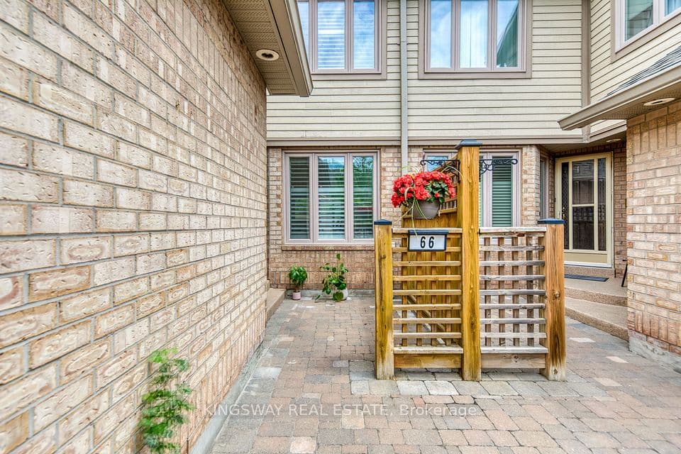 1725 THE CHASE Road 66, Mississauga, ON L5M 4N3 – photo 2
