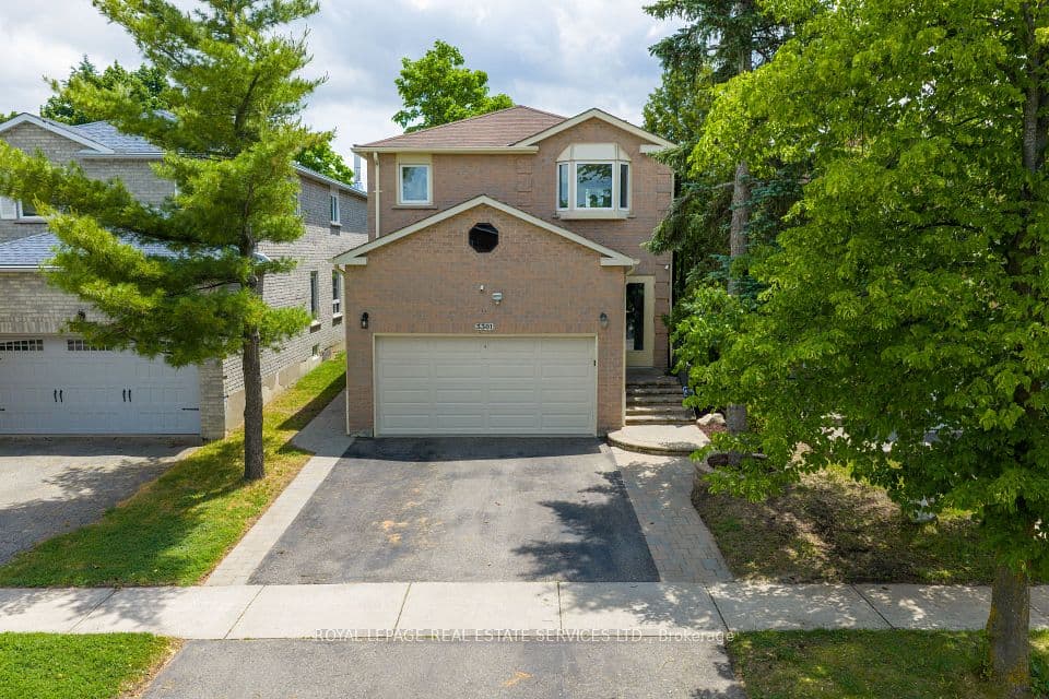3301 Cambourne Crescent, Mississauga, ON L5N 5P7 – main photo