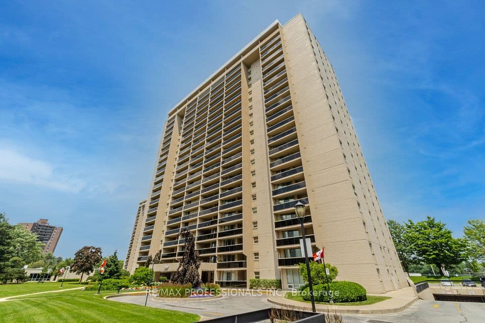 299 Mill Road 705, Toronto, ON M9C 4V9 – main photo