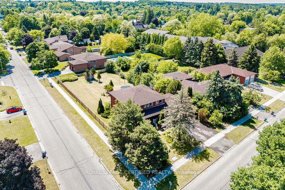 28 Walker Road E, Caledon, ON L7C 1H2 – photo 2