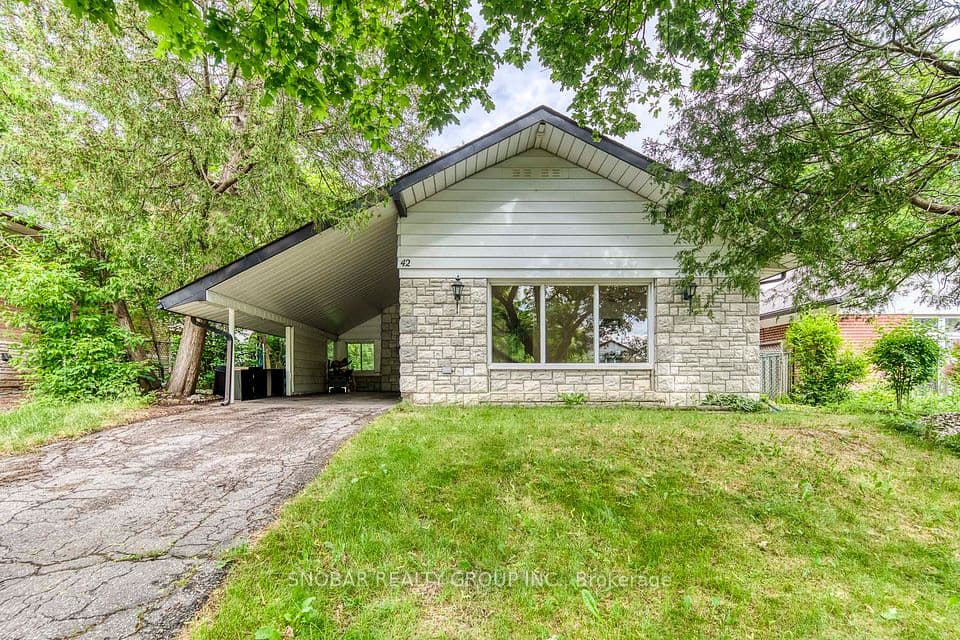42 Clearbrooke Circle, Toronto, ON M9W 2E4 – photo 2