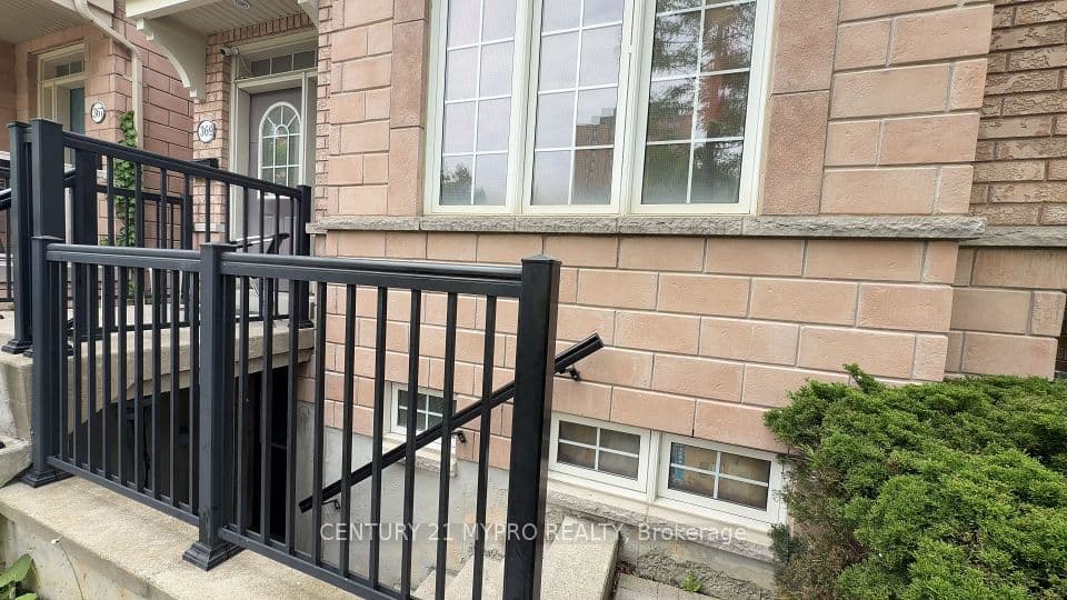 369 Assiniboine Road, Toronto, ON M3J 0A6 – photo 3