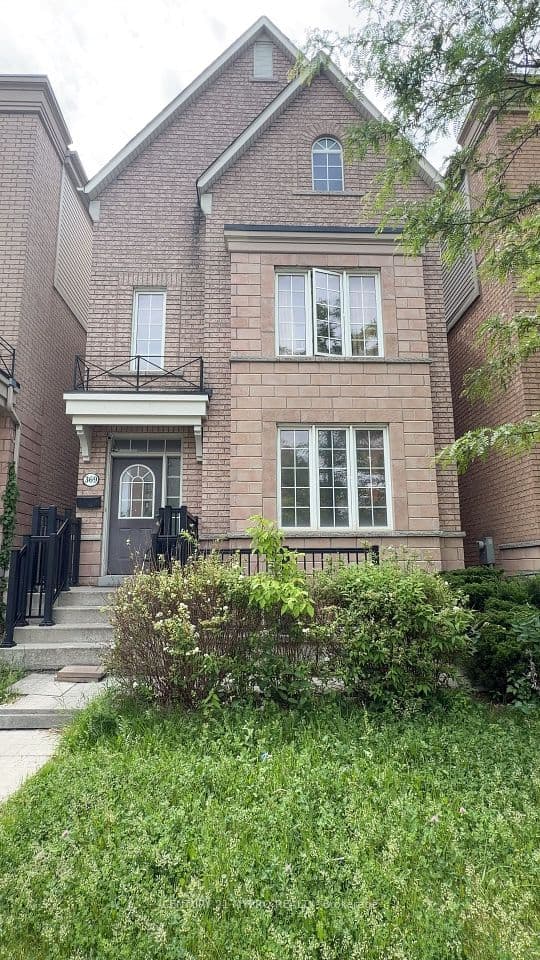 369 Assiniboine Road, Toronto, ON M3J 0A6 – main photo