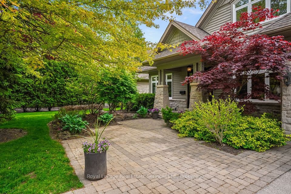 370 Christina Drive, Oakville, ON L6K 1H6 – photo 2