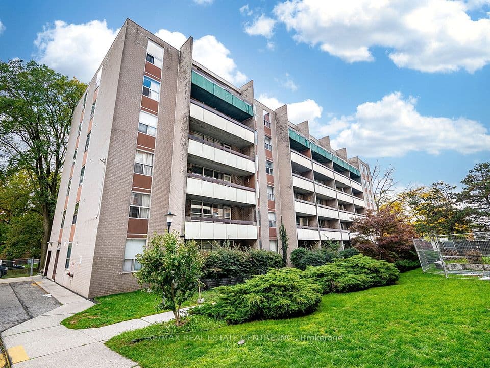 3625 Lake Shore Boulevard W 407, Toronto, ON M8W 4W2 – main photo