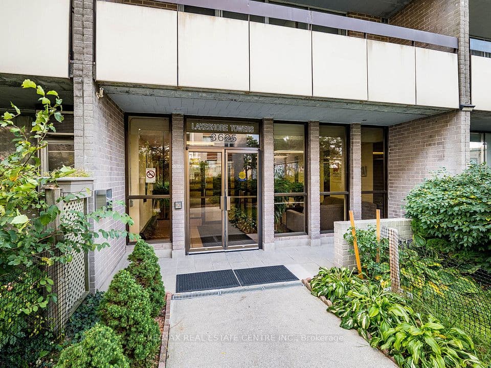 3625 Lake Shore Boulevard W 407, Toronto, ON M8W 4W2 – photo 2